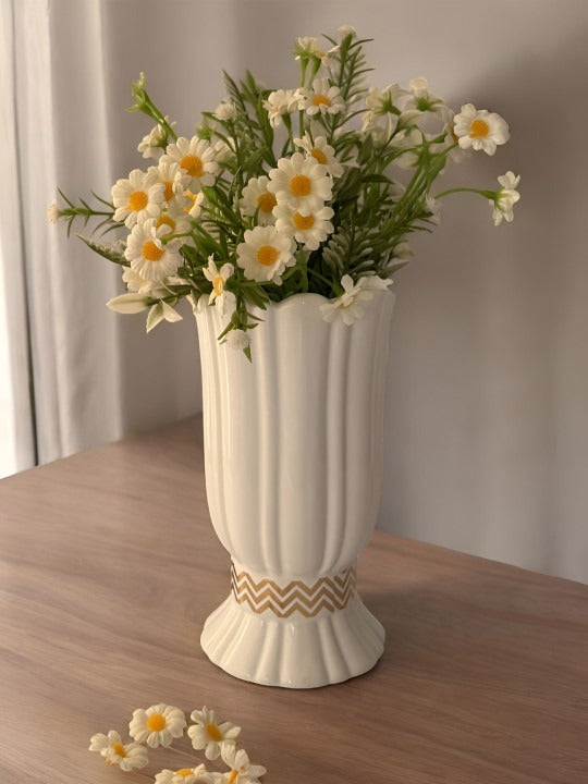Elegant White Ceramic Flower Vase – Decorative Table Vase for Living Room & Home Décor